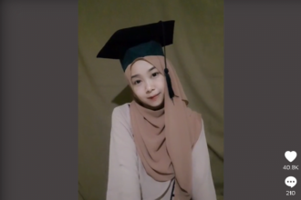 Tutorial Hijab Pashmina Untuk Acara Wisuda