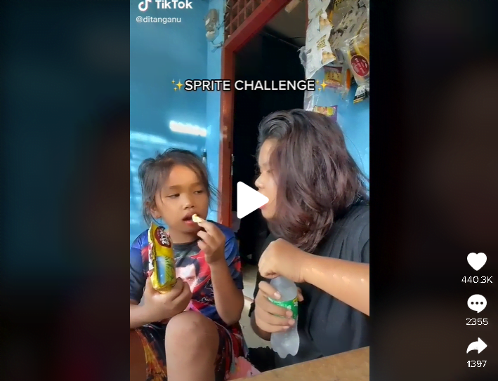 Tantangan Minum Soda “Sprite Challenge” Tanpa Sendawa