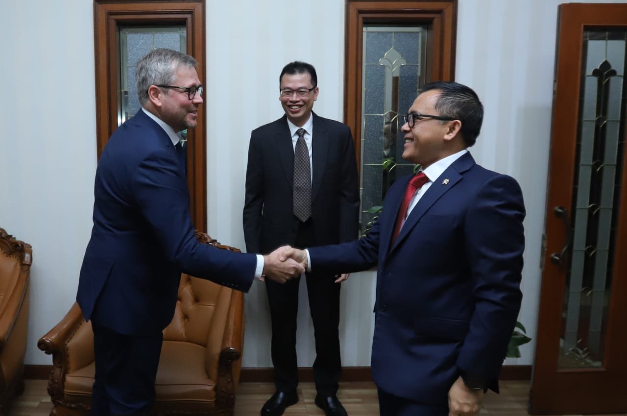 Menteri PANRB Lakukan Pertemuan dengan Dubes Republik Estonia untuk RI Priit Turk di Kantor Kementerian PANRB