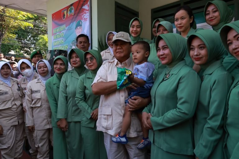 Menhan Prabowo Subianto Menyambangi Koramil 0801/01 Pacitan