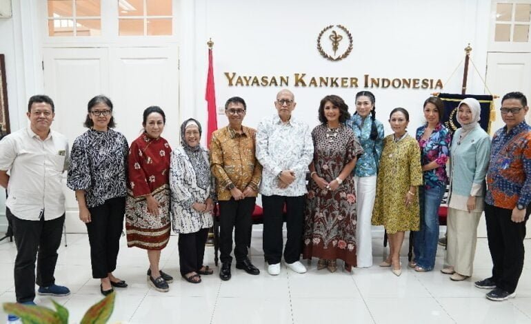 Pos Indonesia Fasilitasi Donasi ke Yayasan Kanker Indonesia