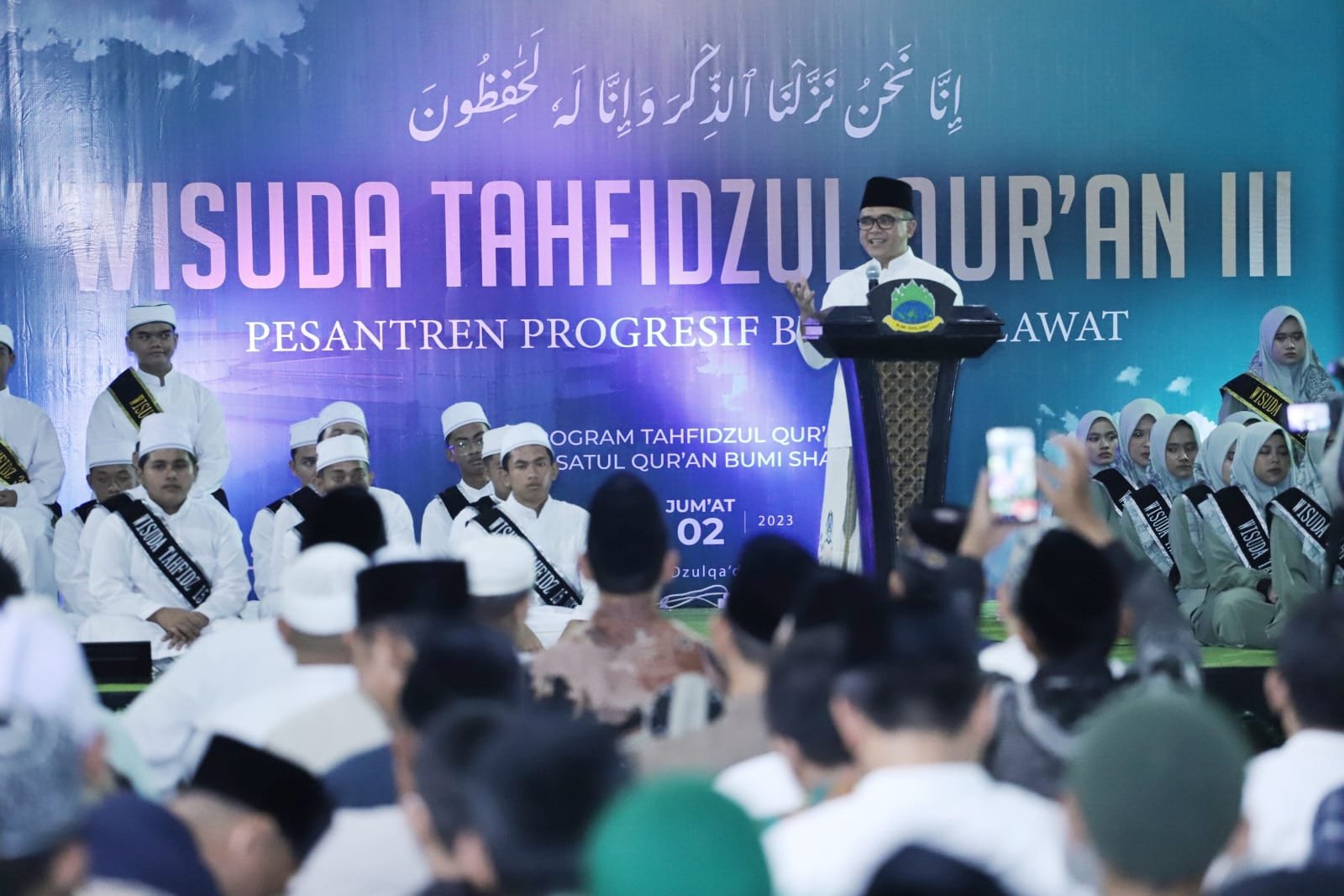 Menteri PANRB Menghadiri Acara Wisuda Tahfizul Quran III Pesantren Progresif Bumi Shalawat di Kab. Sidoarjo