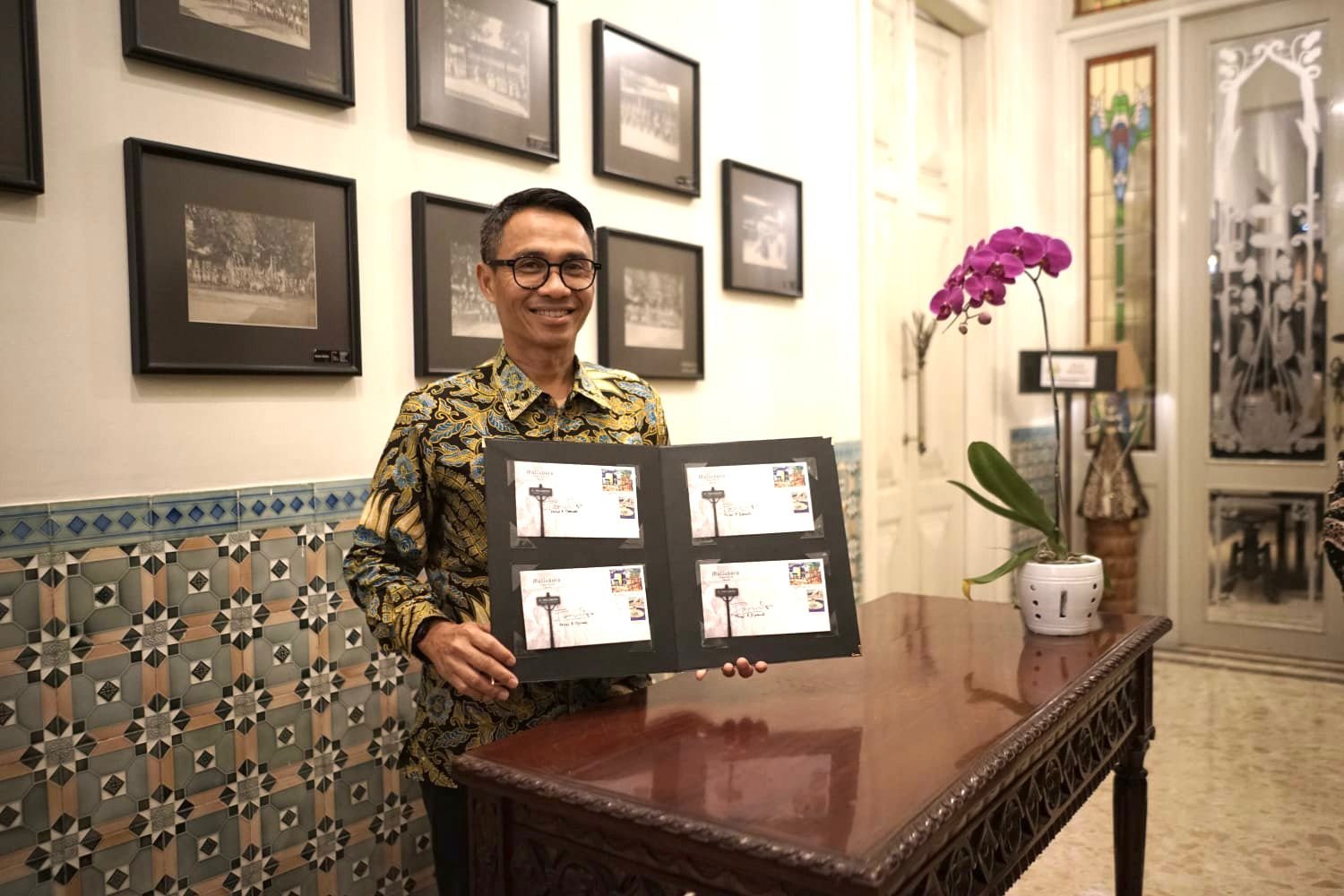 Prangko Seri Malioboro pada HUT ke 76 Yogyakarta