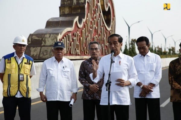 Presiden Jokowi Didampingi Menteri PUPR Bapak Basuki di Bantul
