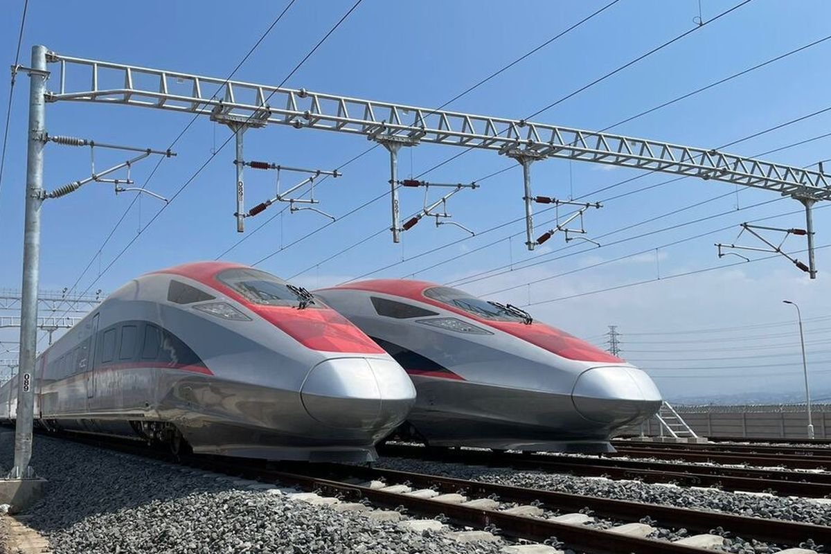 Uji Coba Kereta Cepat Jakarta-Bandung Bersama Menteri Luhut dan PM China