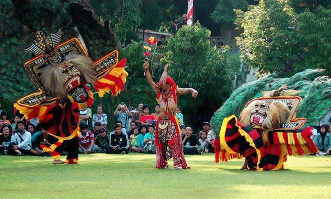 Wisata Budaya: Memahami Tradisi dan Budaya yang Berbeda di Indonesia