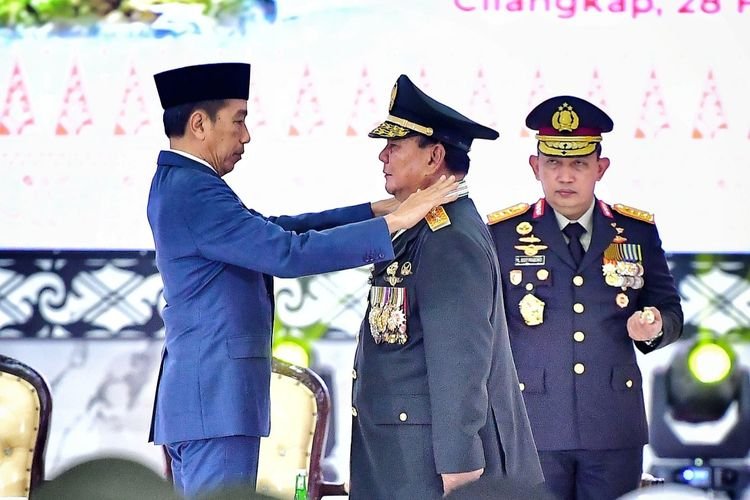 Pemberian Gelar Jenderal Kehormatan TNI kepada Menhan Prabowo Subianto oleh Presiden Jokowi