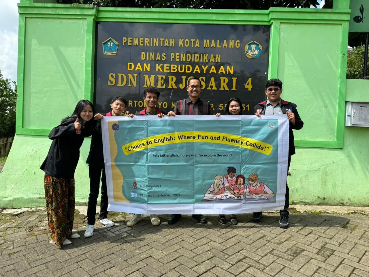 Membangun Minat Belajar Bahasa Inggris Murid SDN Merjosari 4 Kota Malang Melalui Pengabdian Mahasiswa Universitas Muhammadiyah Malang Kepada Masyarakat.