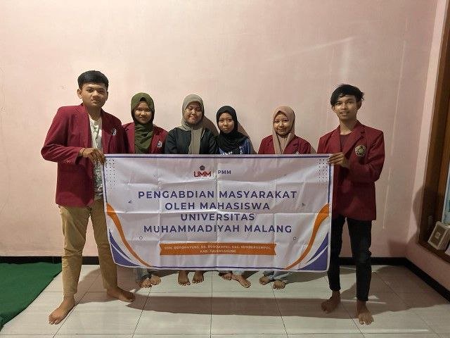 Sosialisasi Bot Telegram oleh Mahasiswa PMM Kelompok 39: Mempermudah Masyarakat Desa dalam Memberikan Saran untuk Kemajuan Desa Doroampel